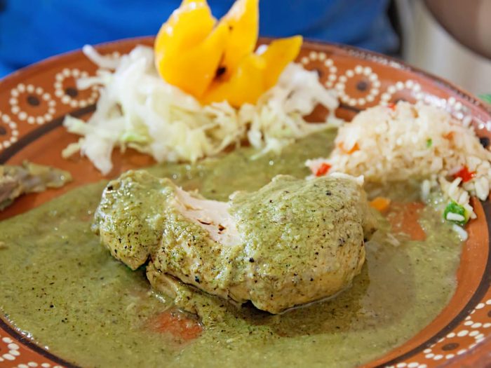 Pollo en Mole Verde