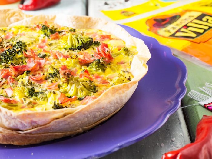 Quiche de brócoli, jamón, queso cheddar y cebollín